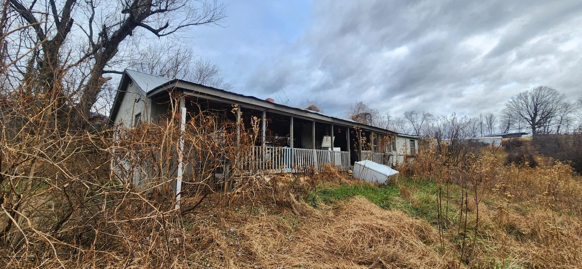 10401 Callaway RD - Photo 4