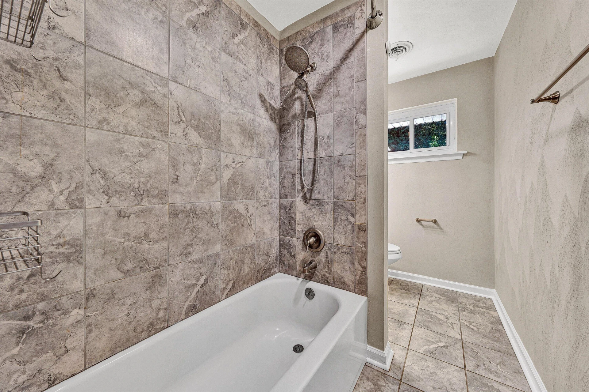 1008 Rosemary AVE SE - Photo 13