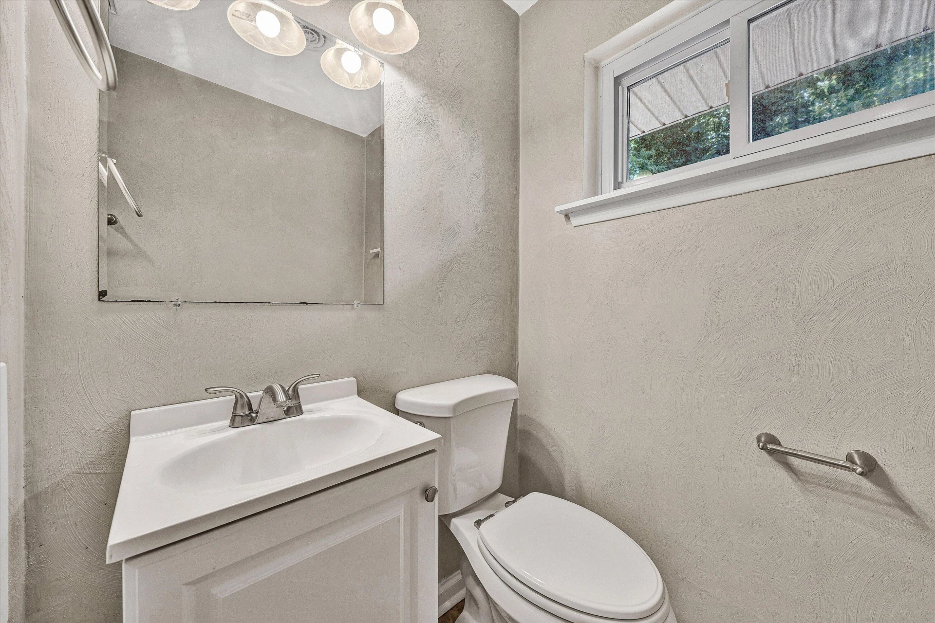 1008 Rosemary AVE SE - Photo 20