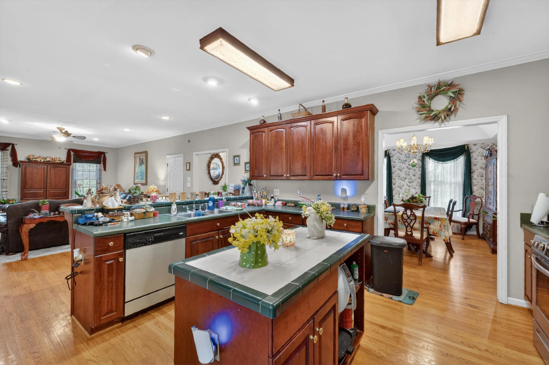 24 Queen Regent CT - Photo 7