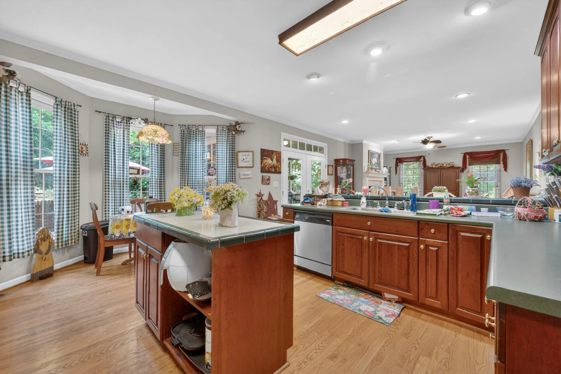 24 Queen Regent CT - Photo 8
