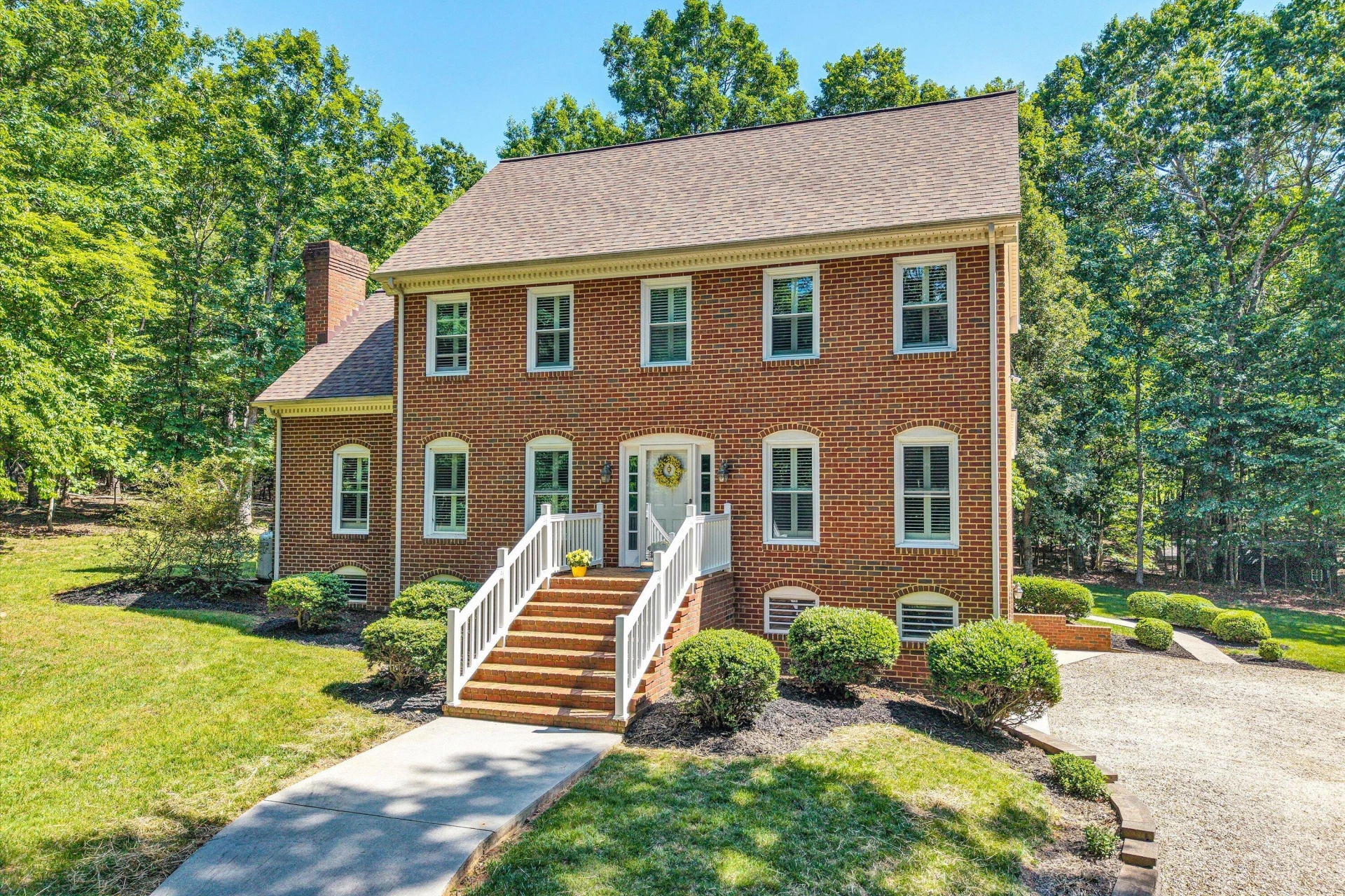 1432 Oakwood Knolls DR - Photo 2