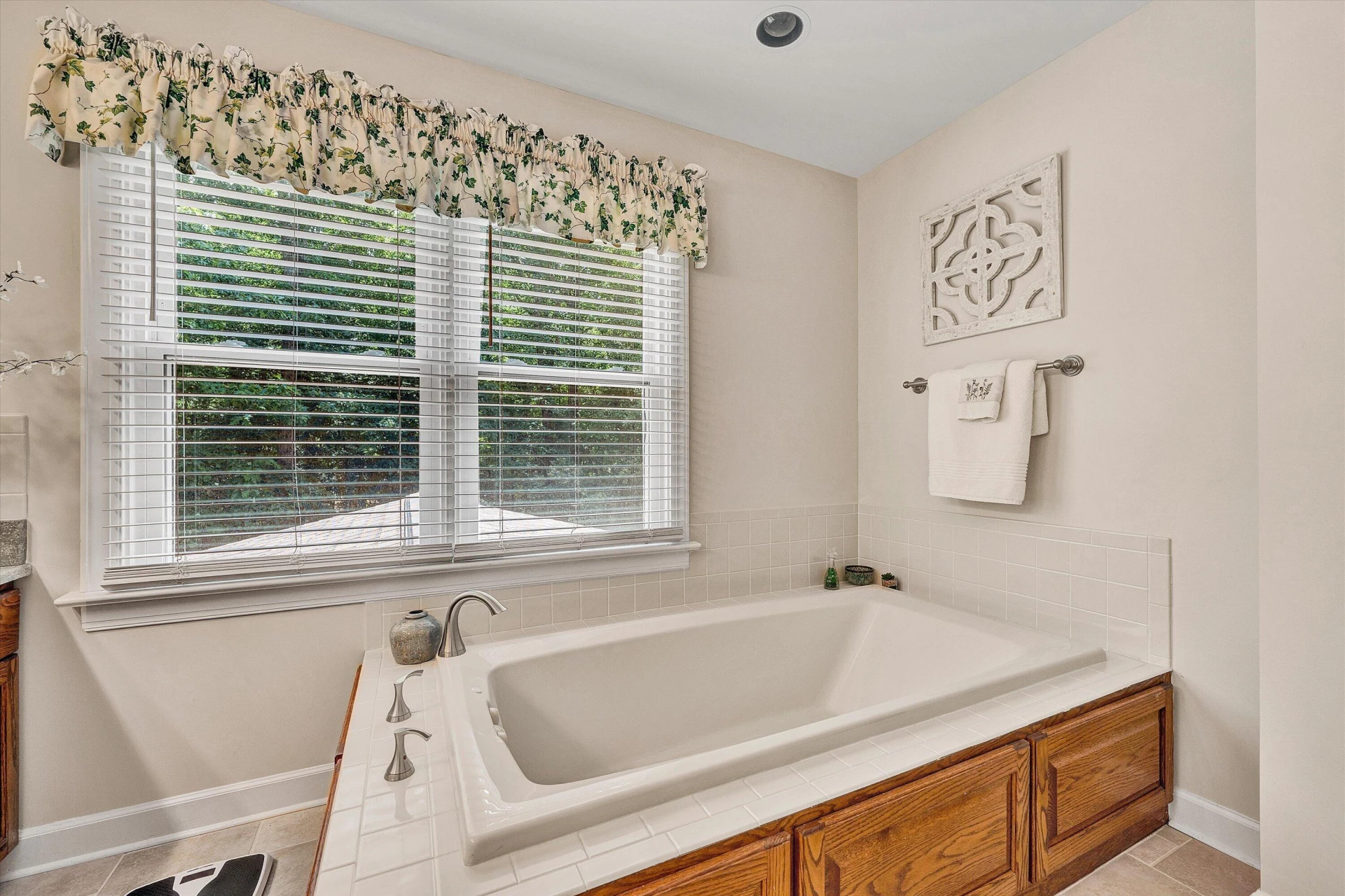 1432 Oakwood Knolls DR - Photo 29