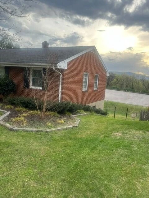 1832 Malvern RD SW - Photo 2