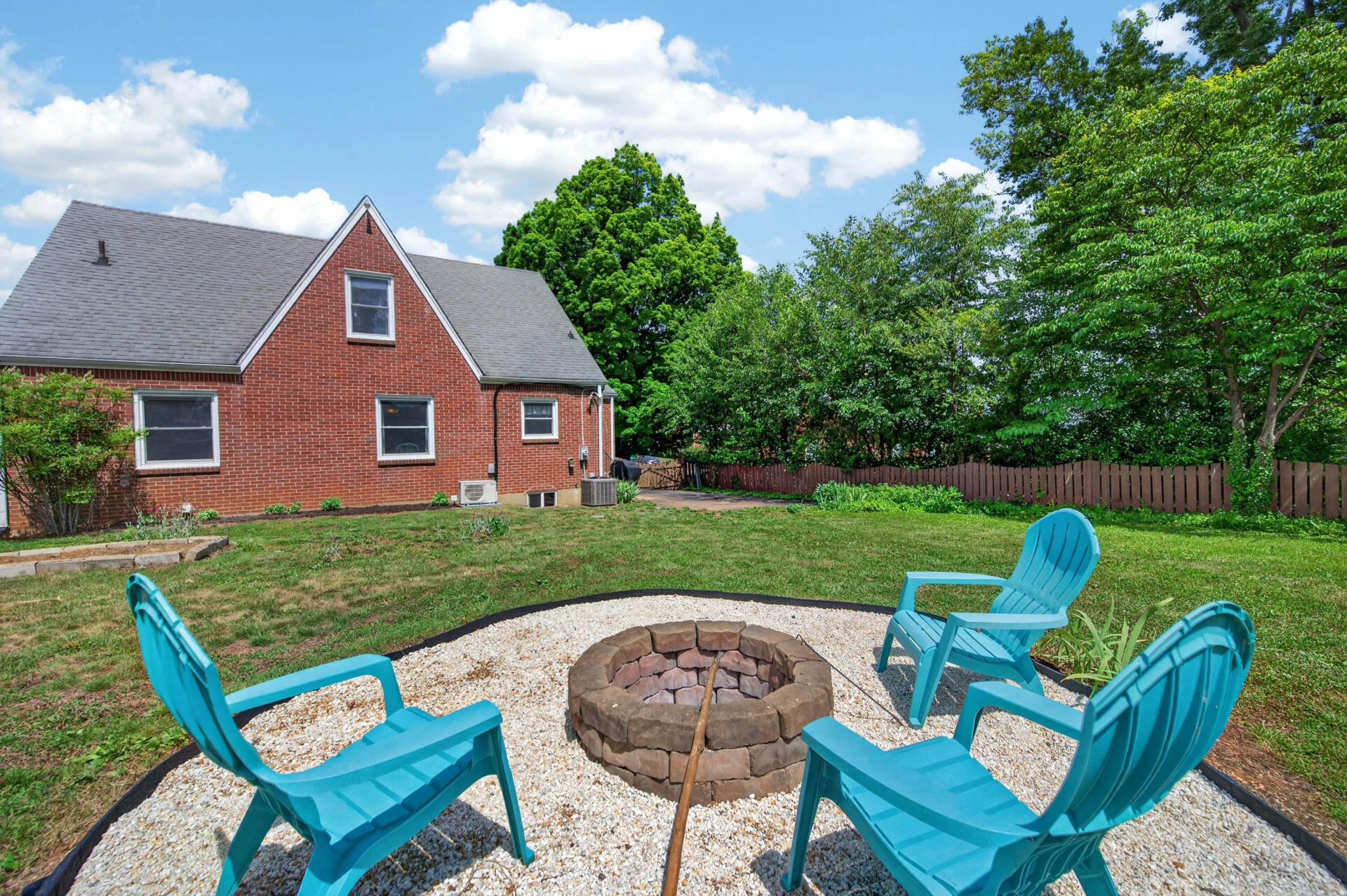 5214 Woodbury ST NW - Photo 12