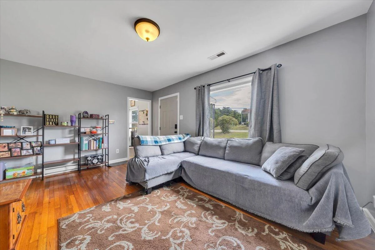 5103 Woodlawn RD NW - Photo 3
