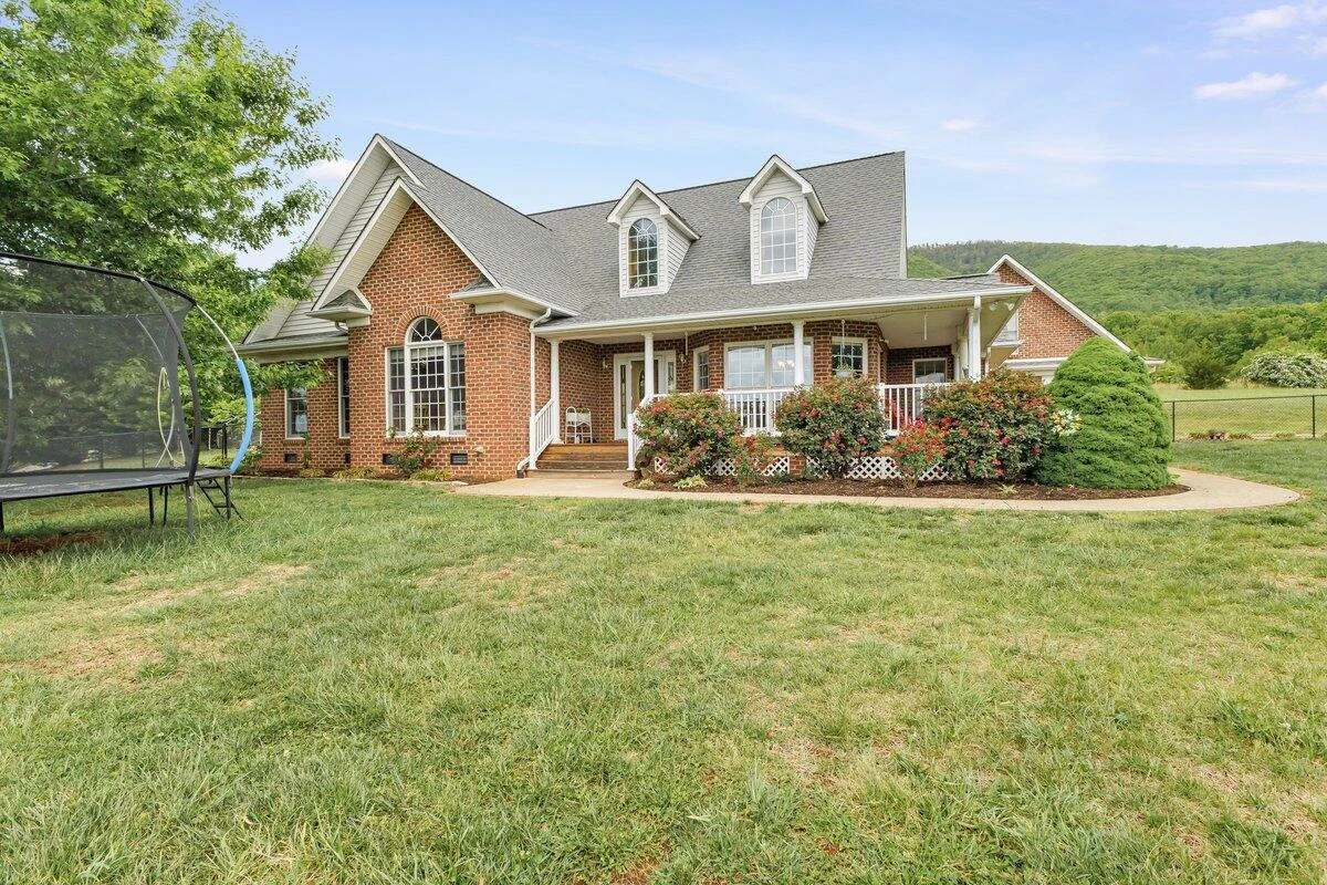 218 Cahas LN