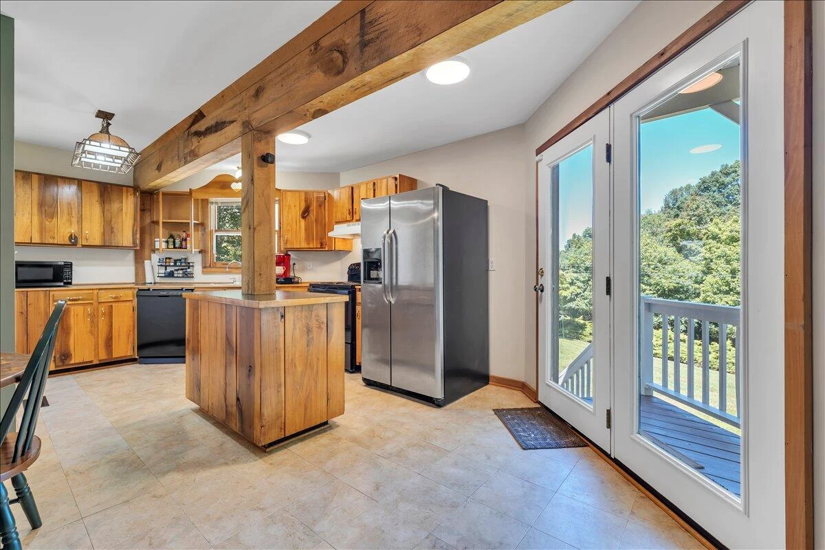 472 Wooded Acres DR - Photo 11