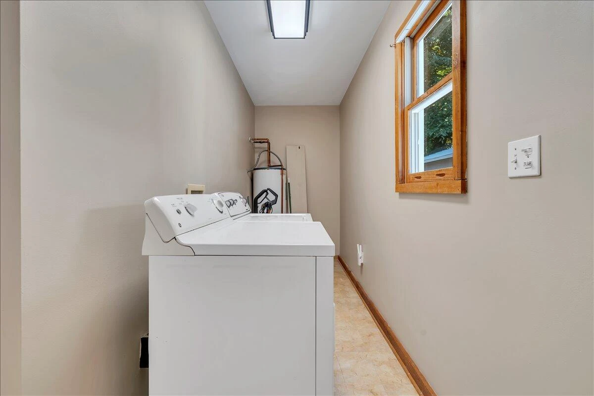 472 Wooded Acres DR - Photo 27