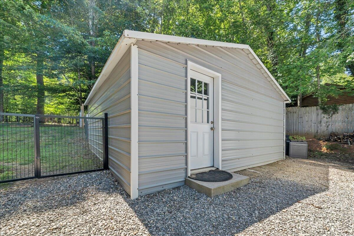 472 Wooded Acres DR - Photo 33