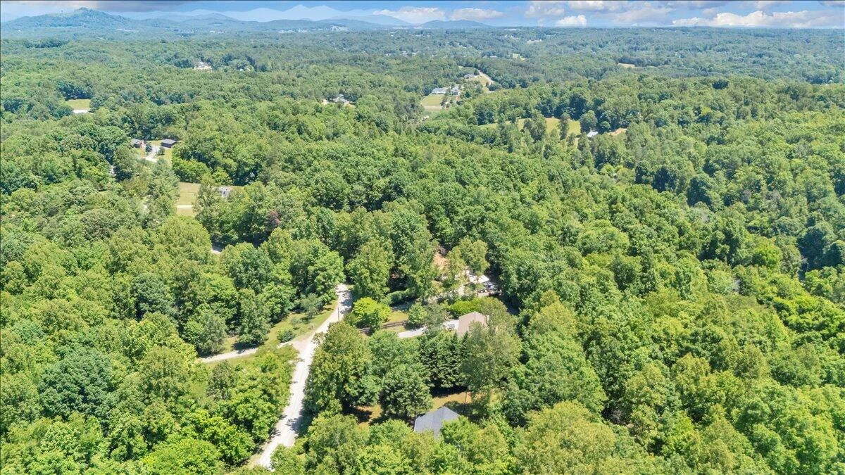 472 Wooded Acres DR - Photo 55