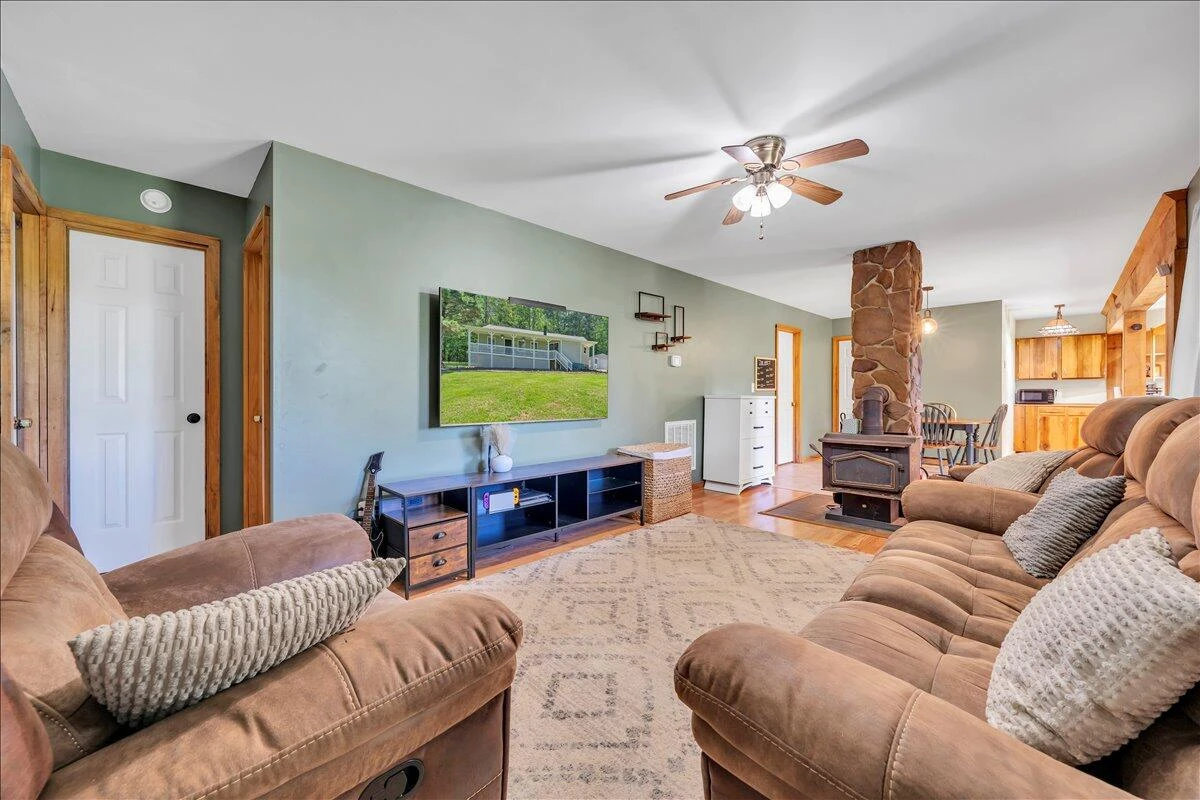 472 Wooded Acres DR - Photo 6
