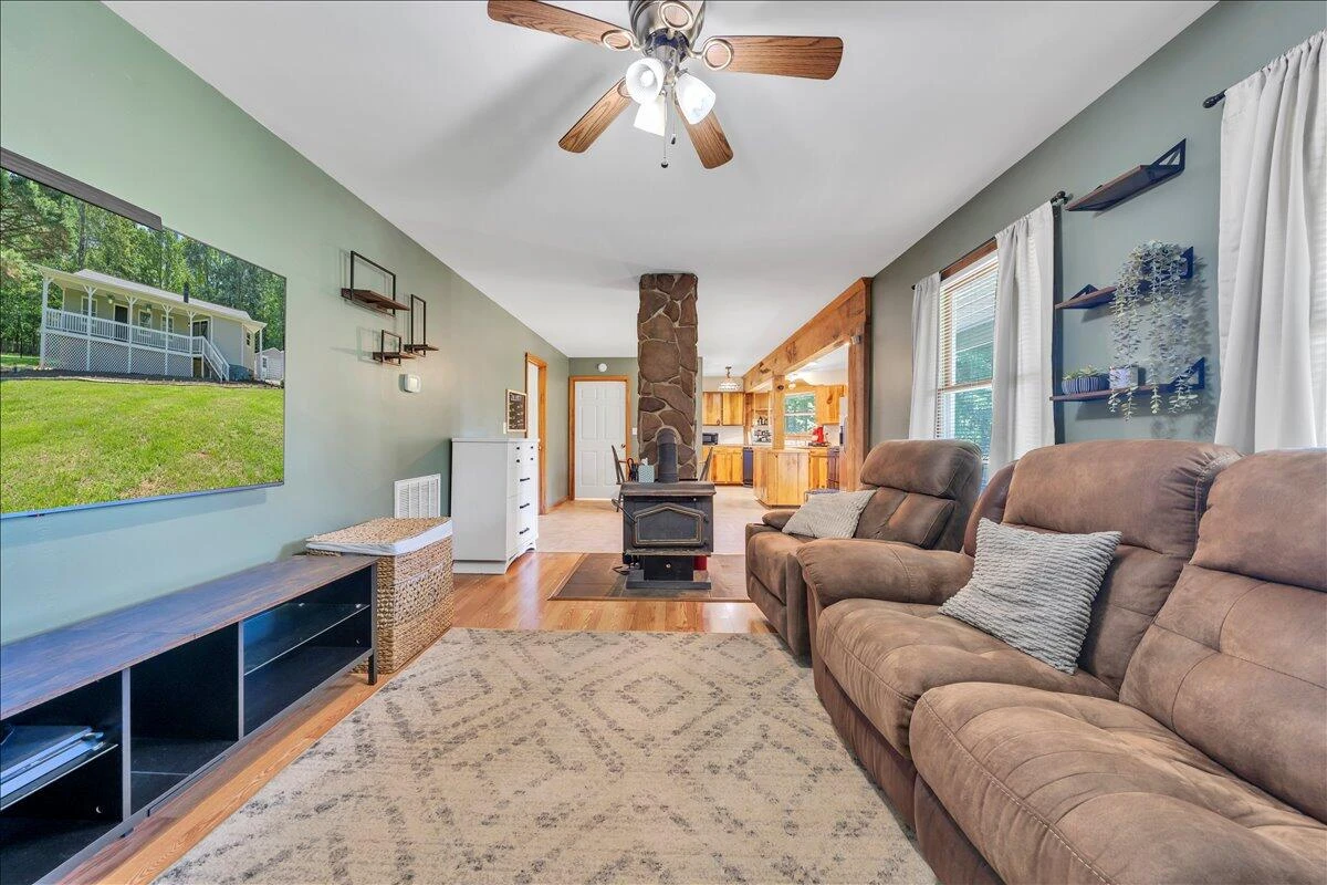 472 Wooded Acres DR - Photo 7
