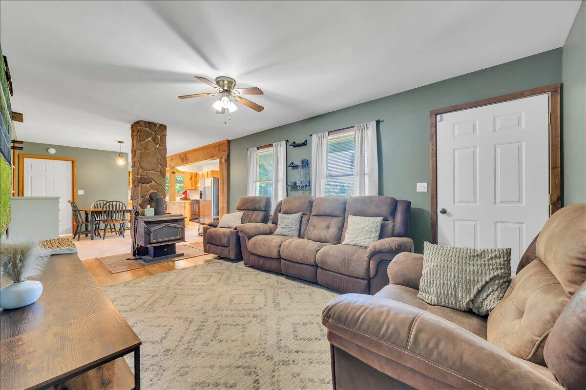 472 Wooded Acres DR - Photo 8