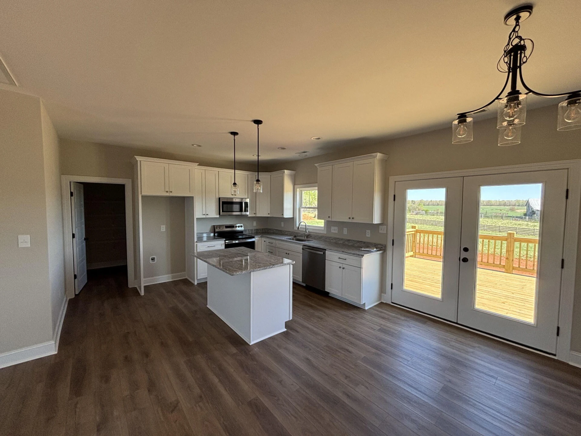 10384 Leesville RD - Photo 5