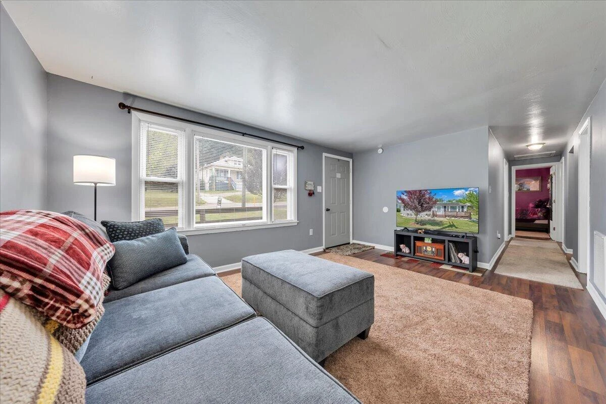 3648 Yellow Mountain RD SE - Photo 4