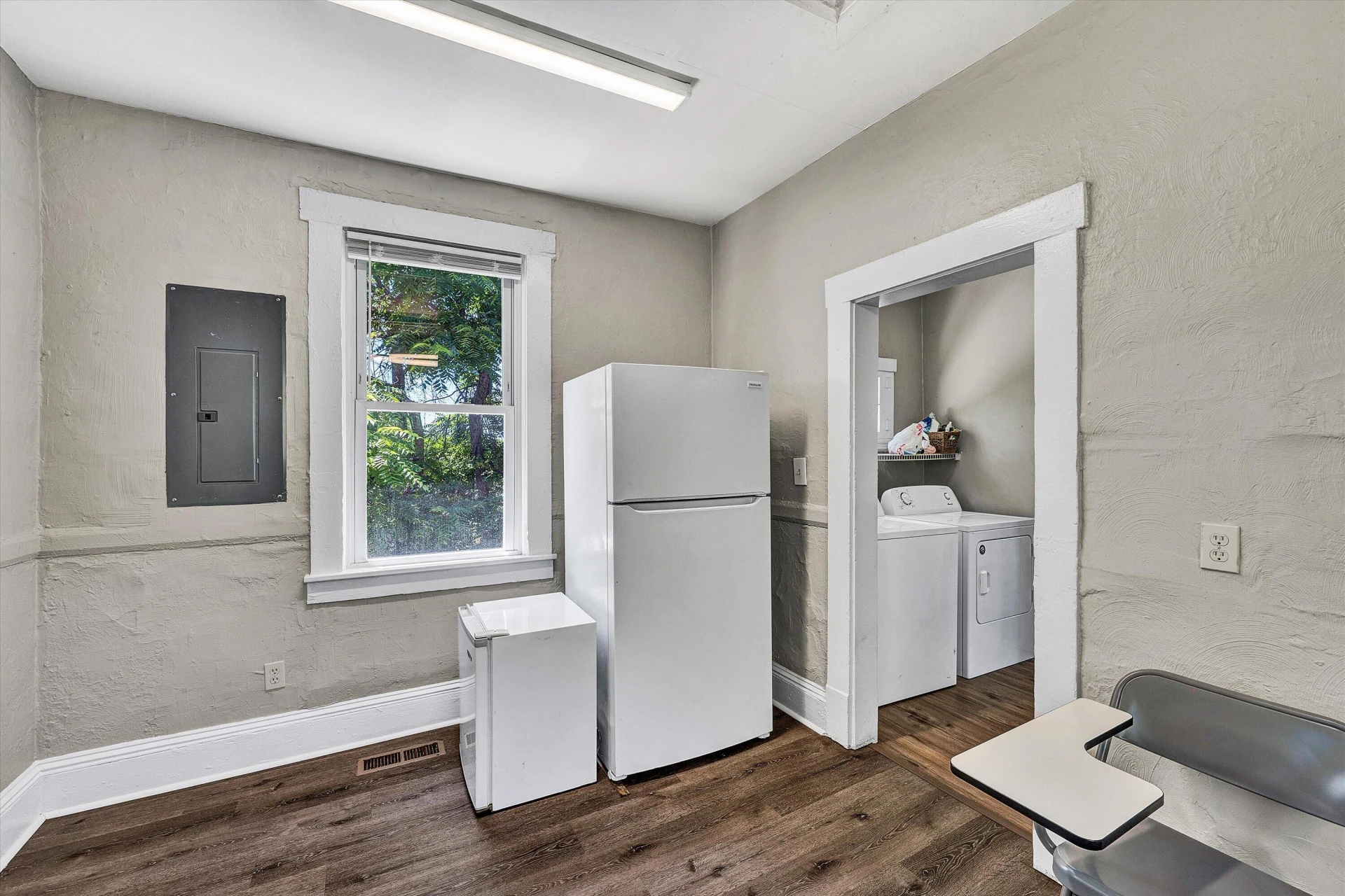 506 6Th ST NW - Photo 7