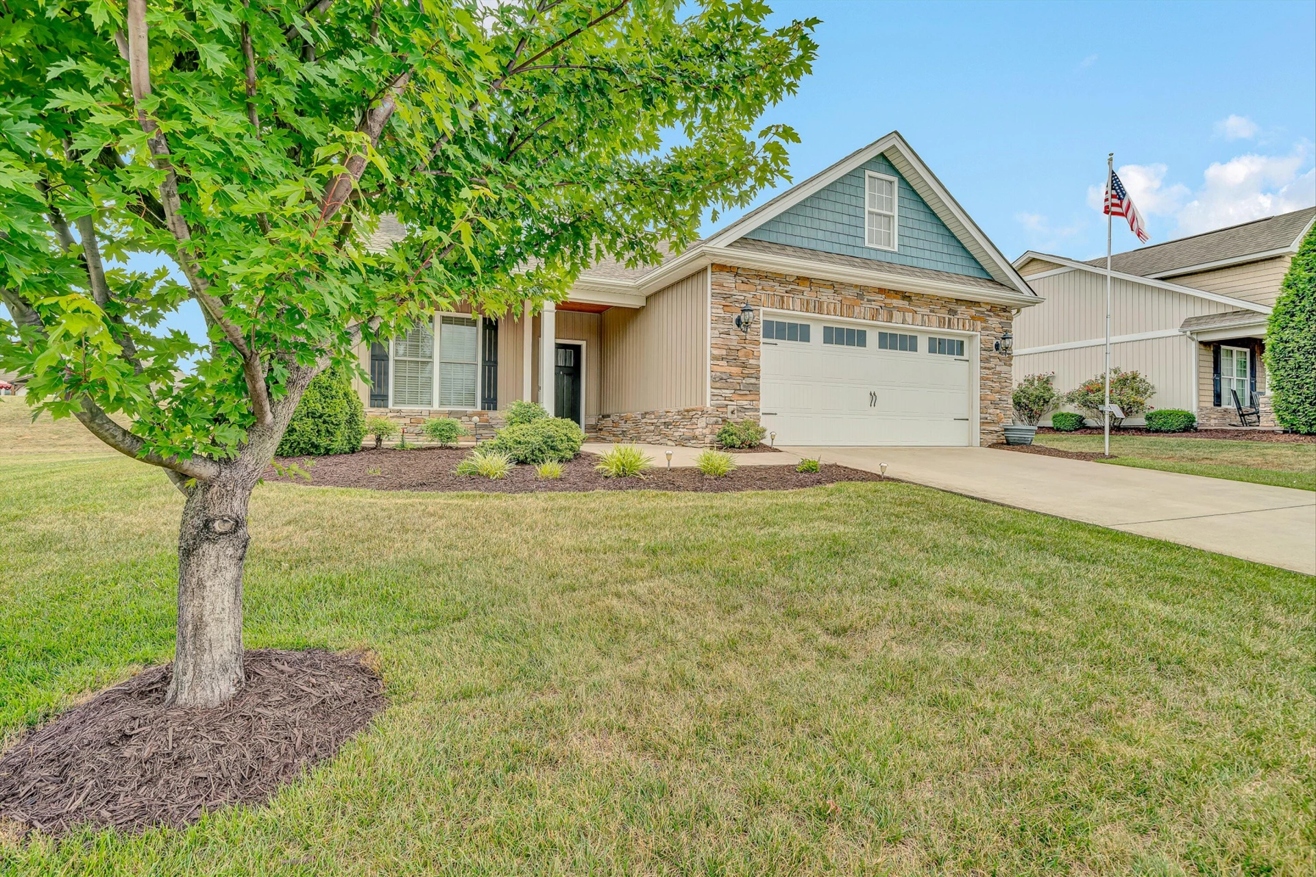 254 Altamira DR - Photo 2