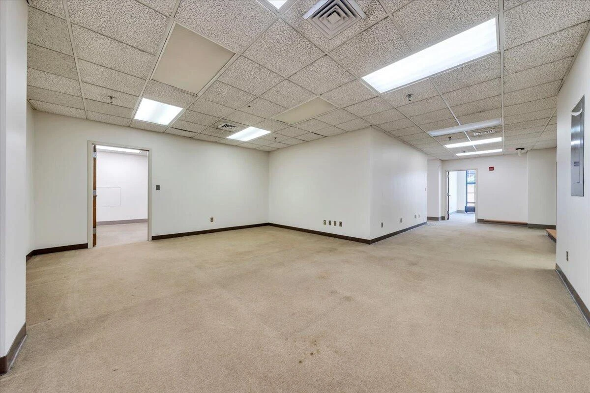 204 S Jefferson ST ## 2 - Photo 32