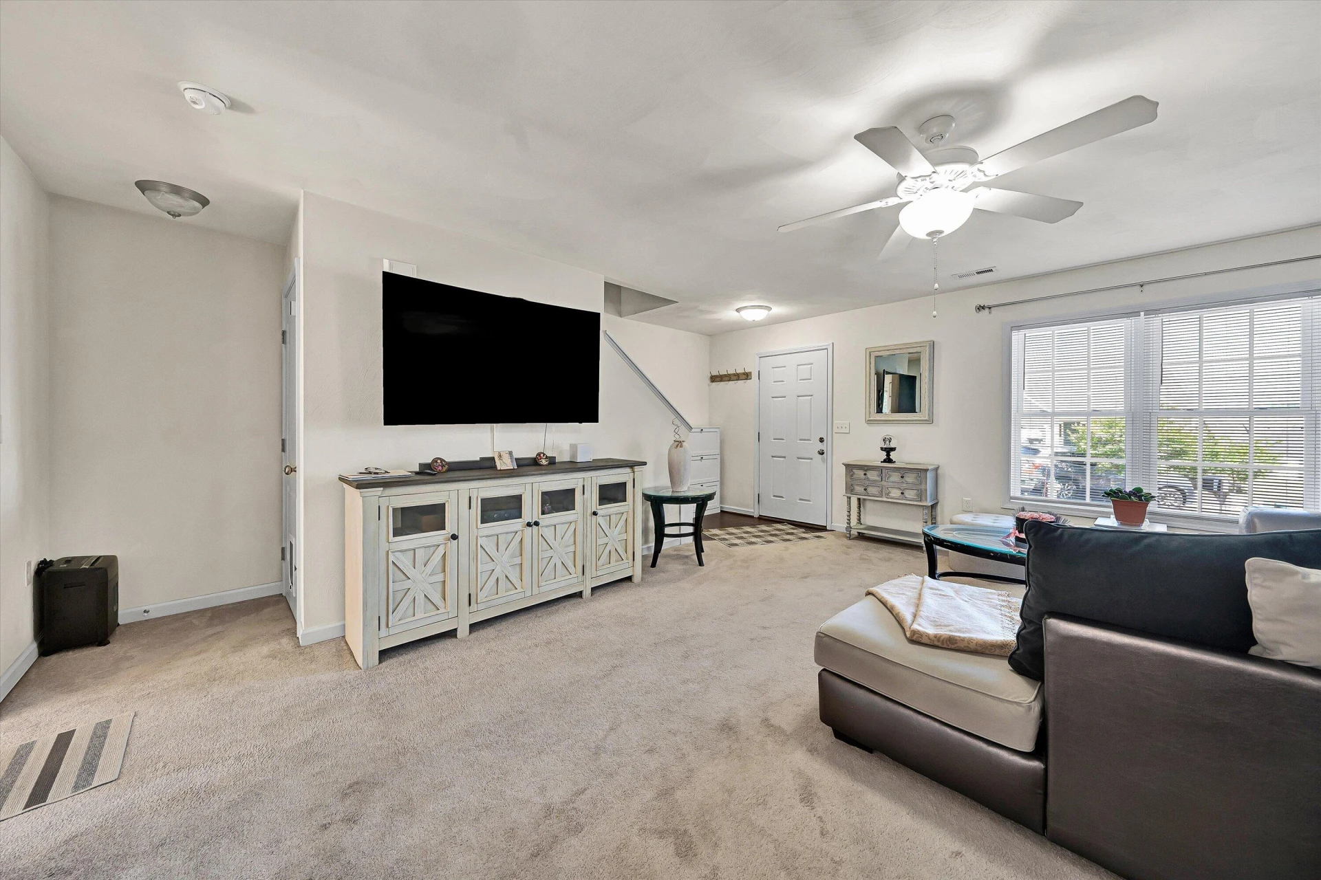 6802 Village Green DR - Photo 5