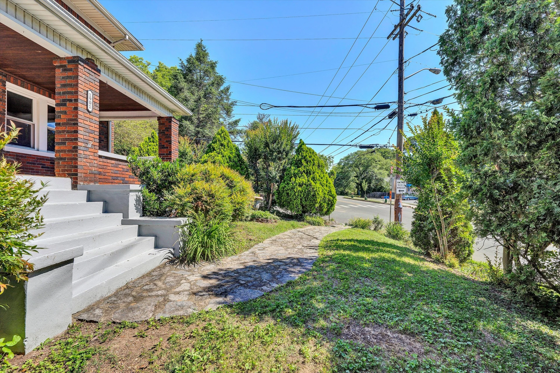 1901 Main ST SW - Photo 9