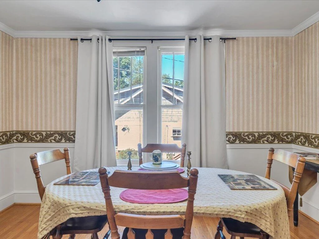 607 Watt ST - Photo 10