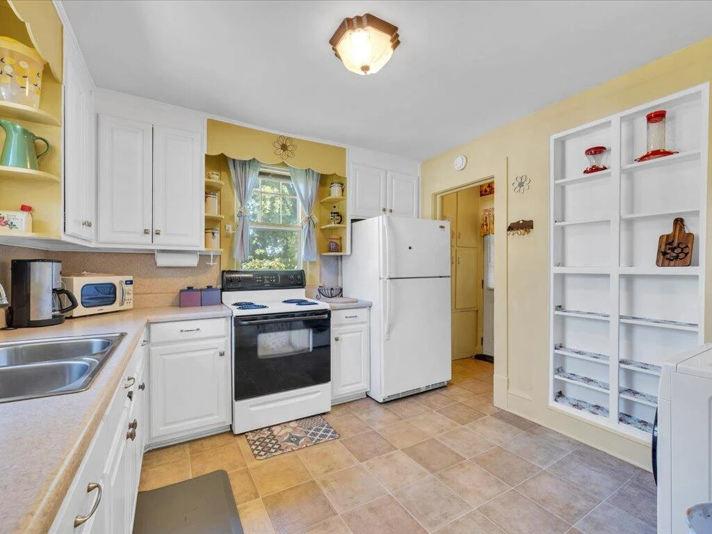 607 Watt ST - Photo 12