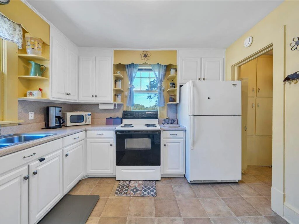 607 Watt ST - Photo 13