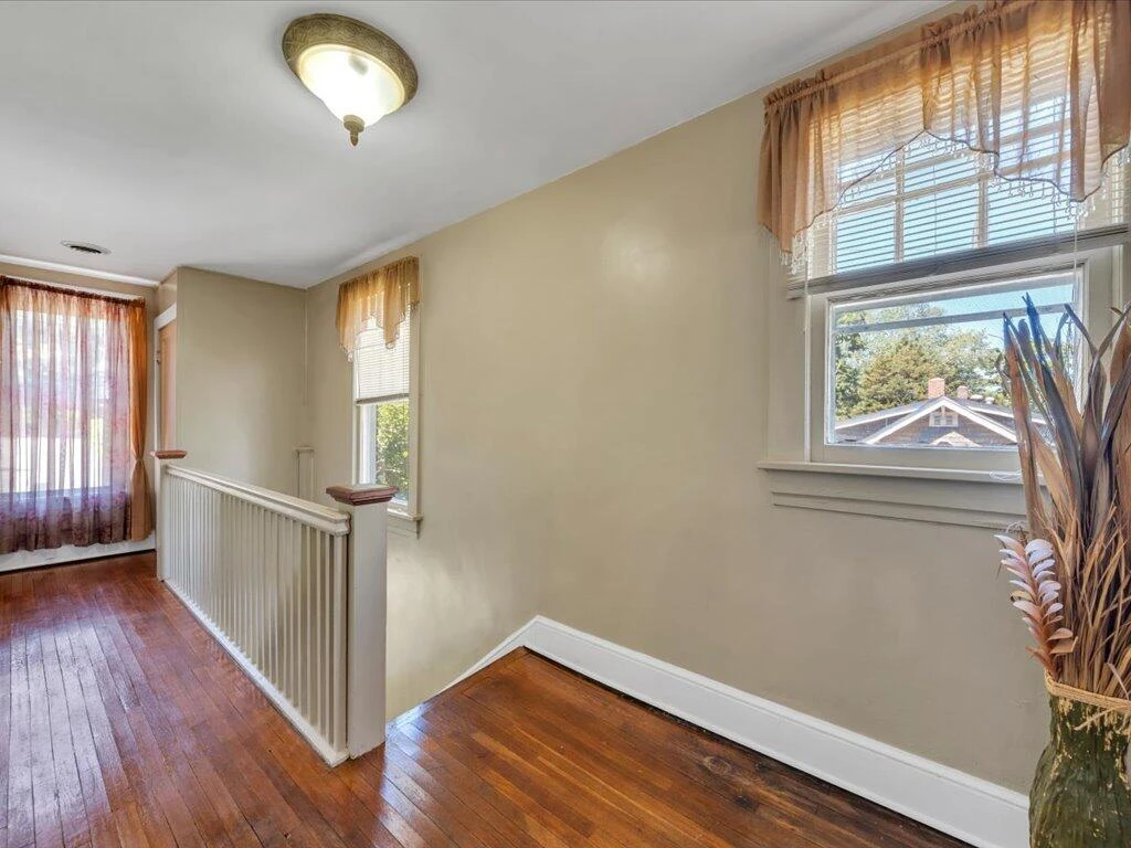 607 Watt ST - Photo 19