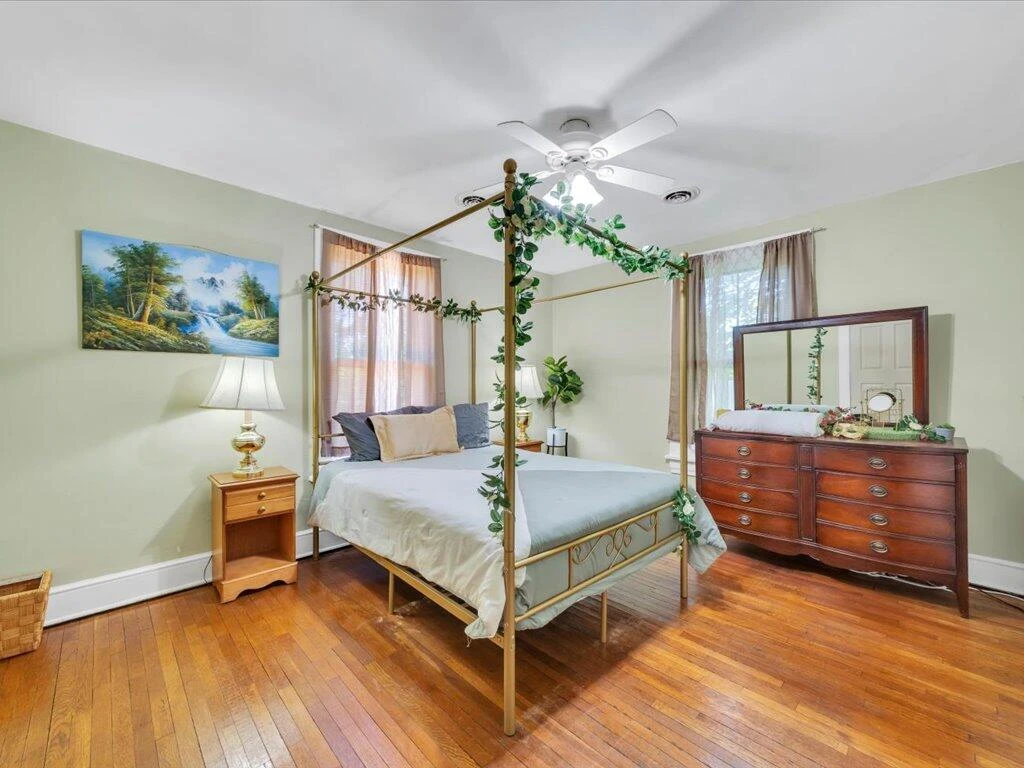 607 Watt ST - Photo 20