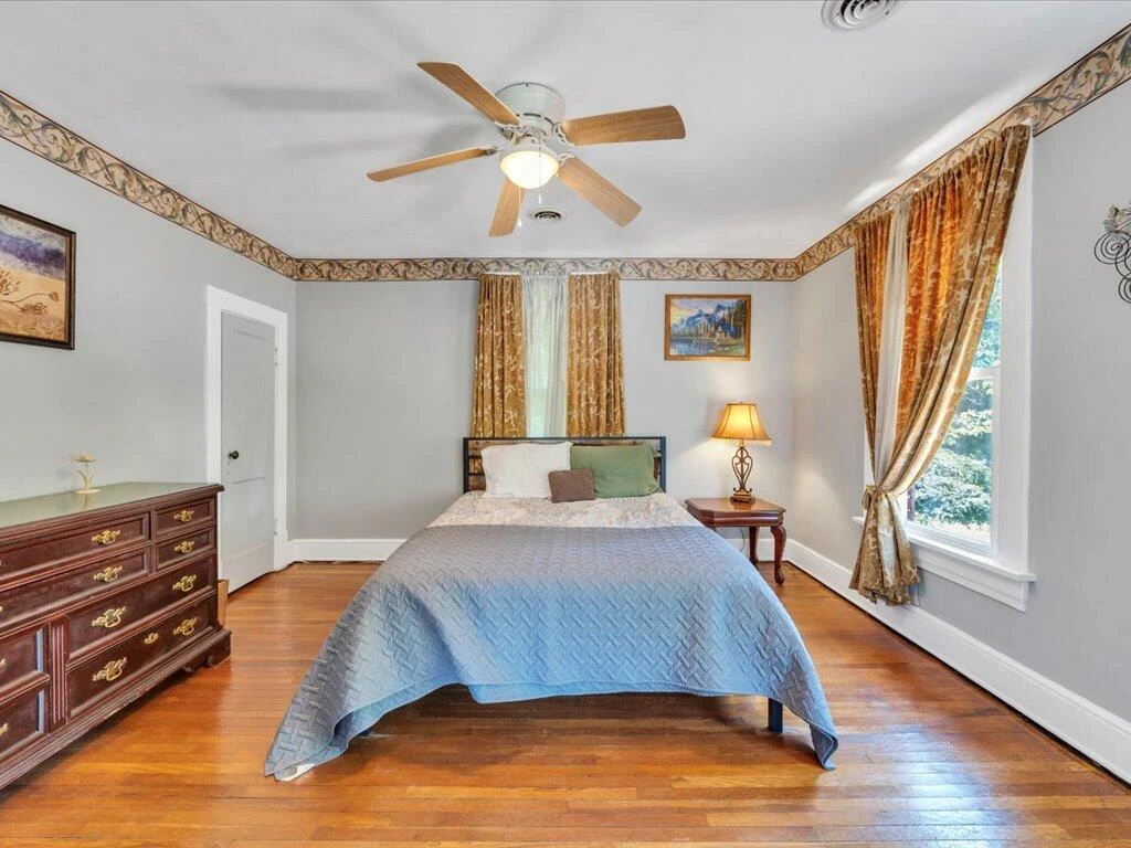 607 Watt ST - Photo 22