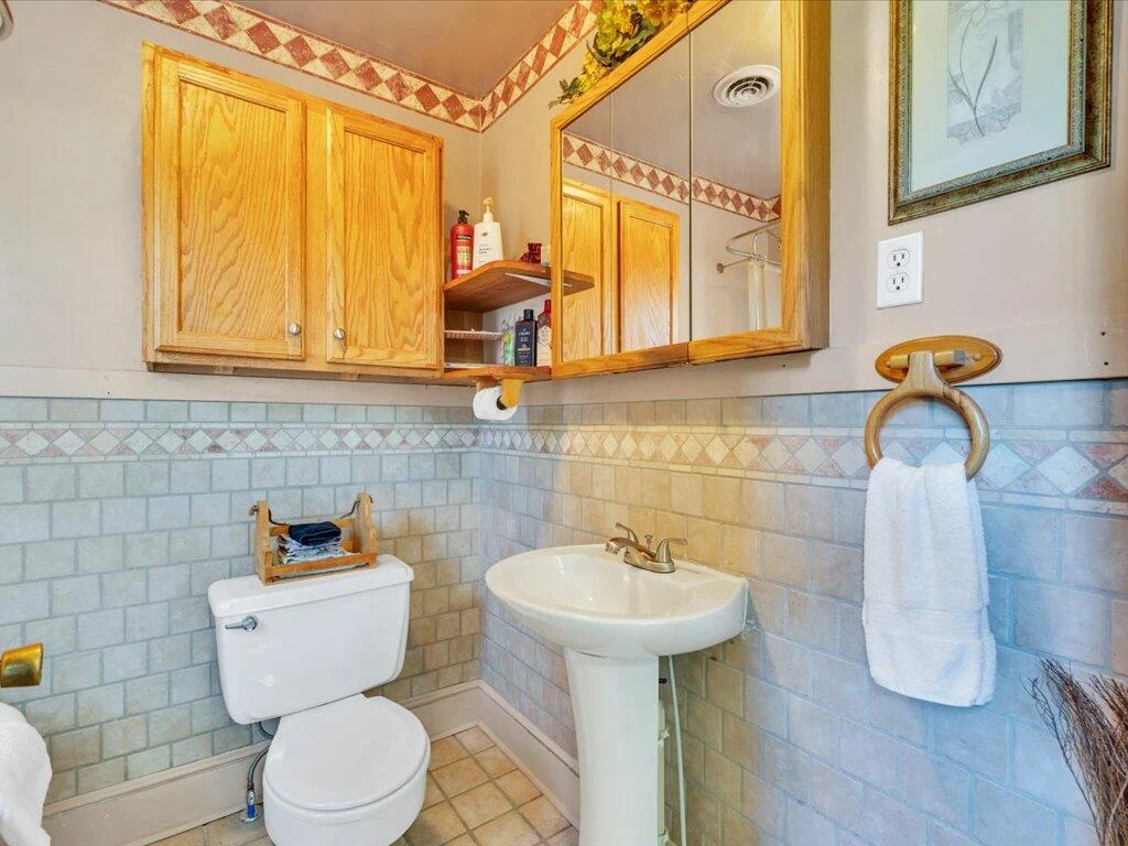 607 Watt ST - Photo 24