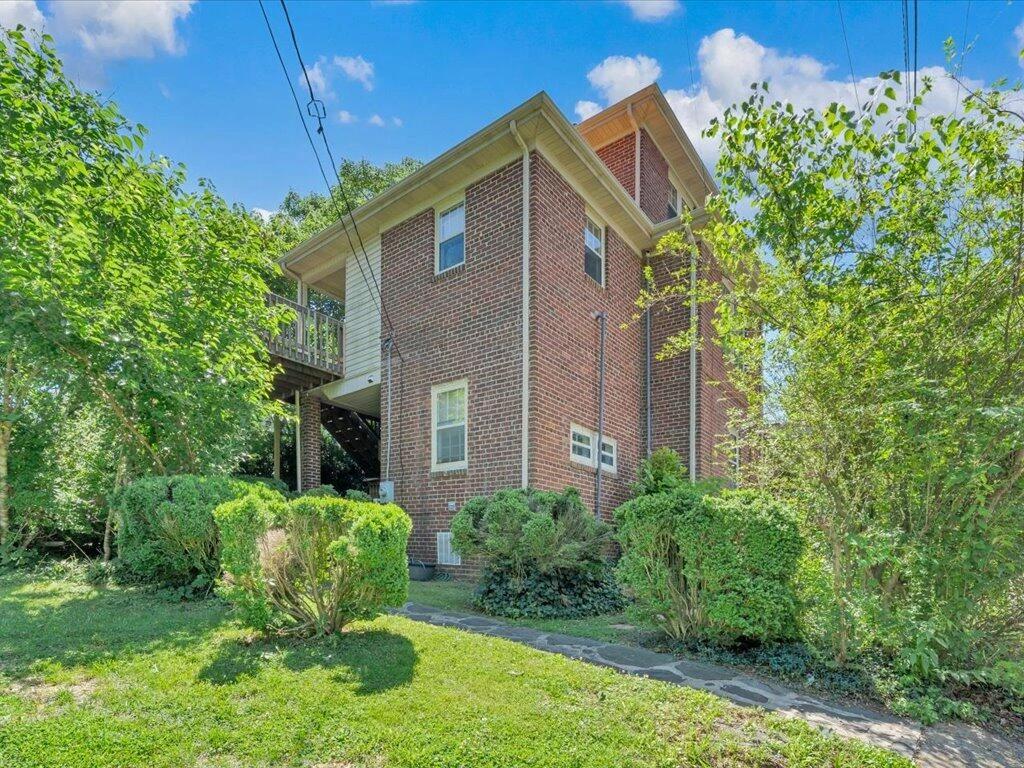 607 Watt ST - Photo 29