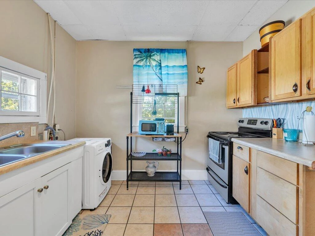 607 Watt ST - Photo 39