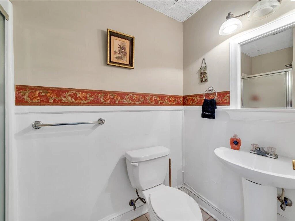 607 Watt ST - Photo 44
