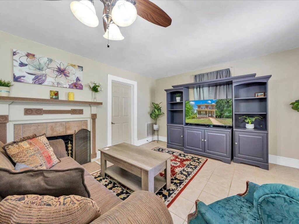 607 Watt ST - Photo 7