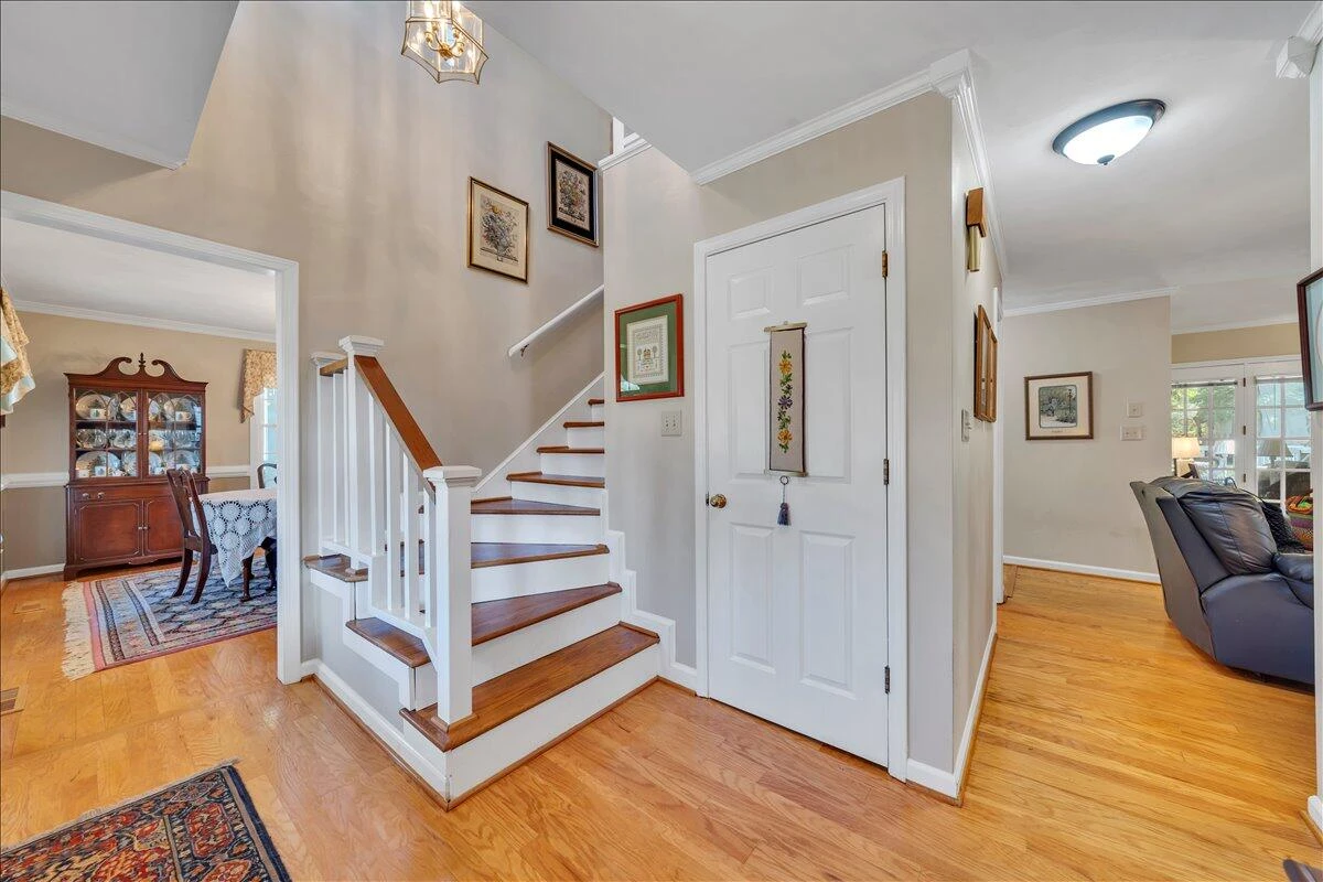 1510 Ashley DR - Photo 5