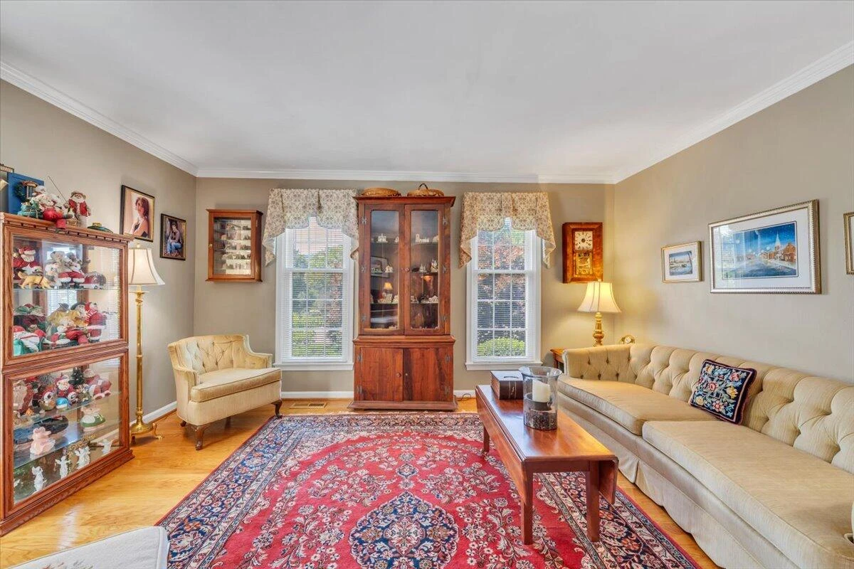 1510 Ashley DR - Photo 8
