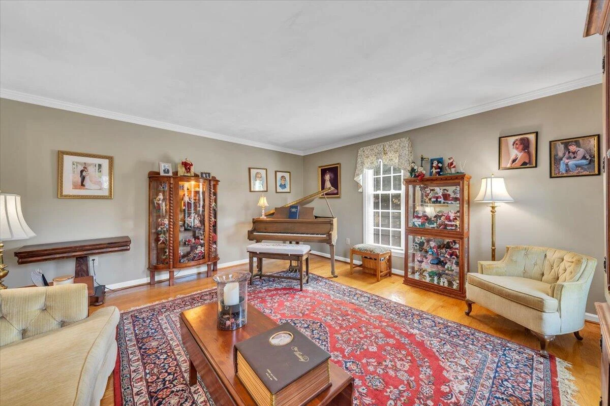 1510 Ashley DR - Photo 9