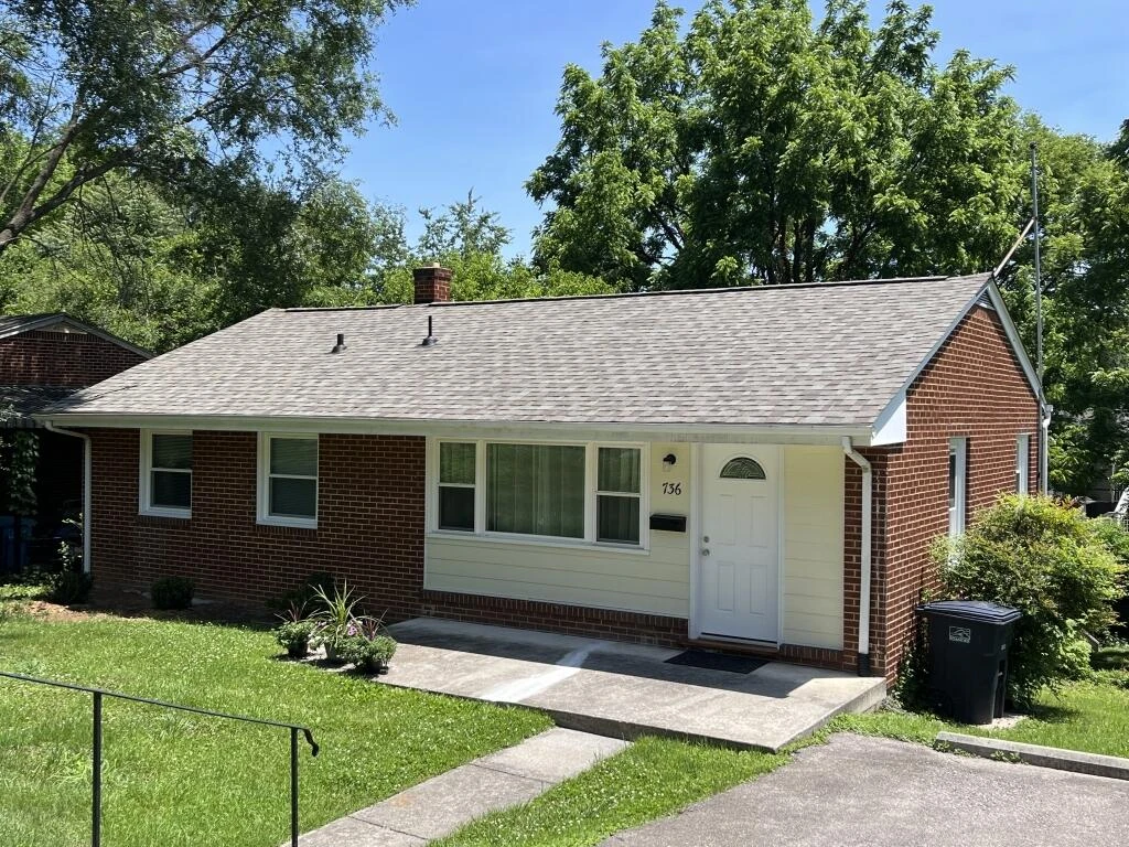 736 Suburban AVE SW