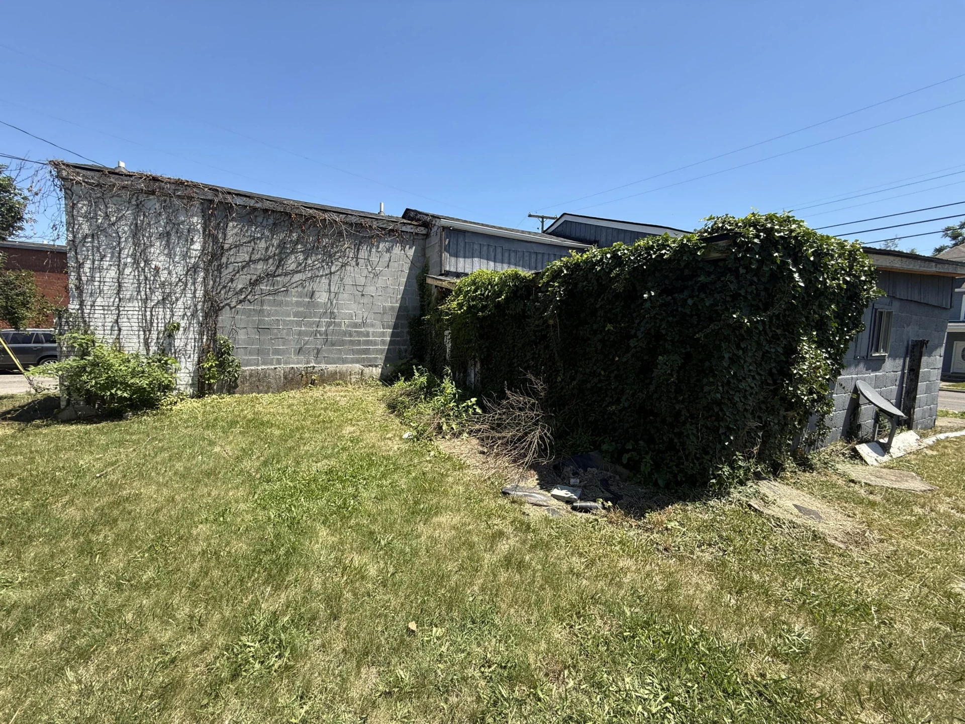 1217 Salem AVE SW - Photo 3
