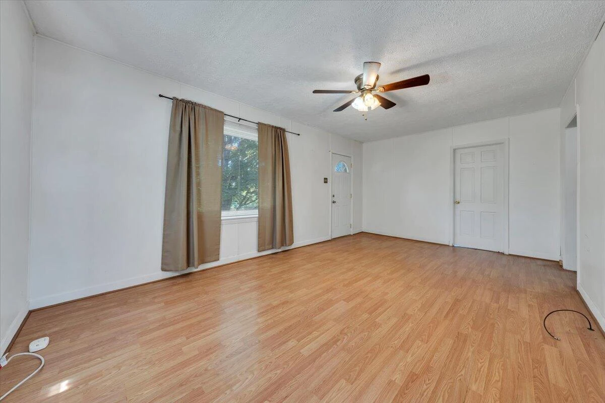 403 McCorkle DR - Photo 4