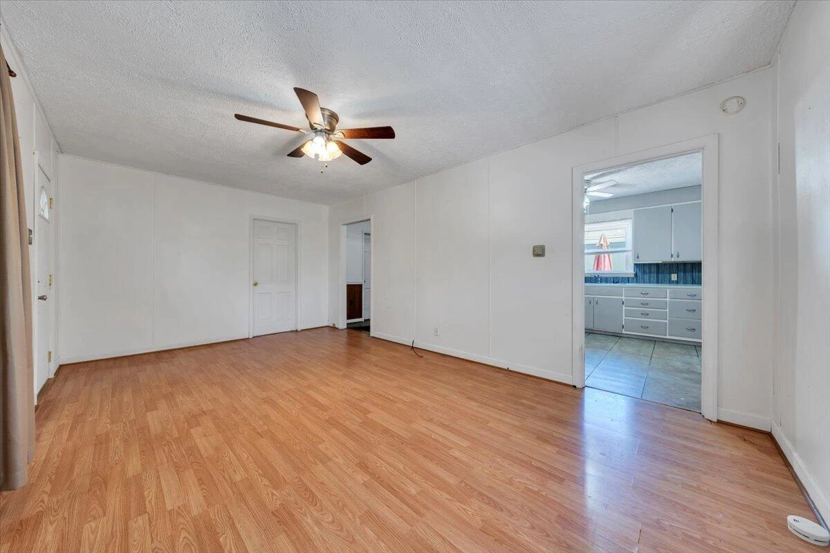 403 McCorkle DR - Photo 5