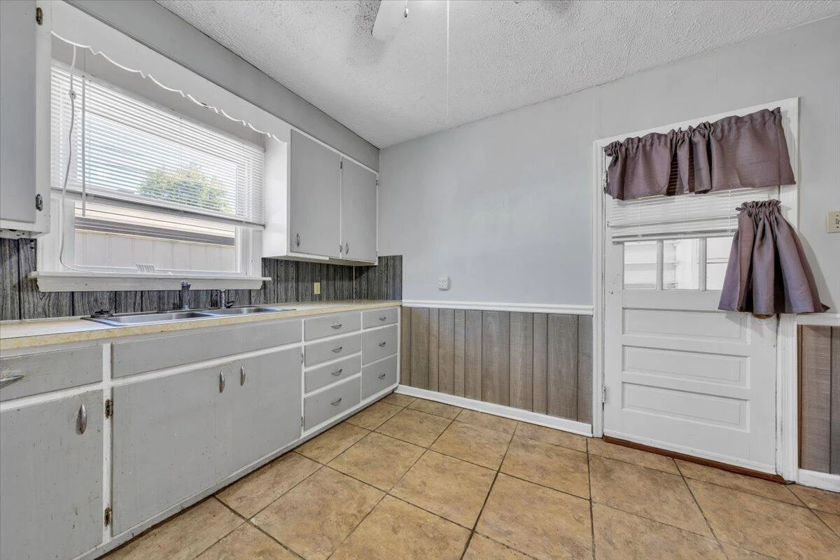 403 McCorkle DR - Photo 9