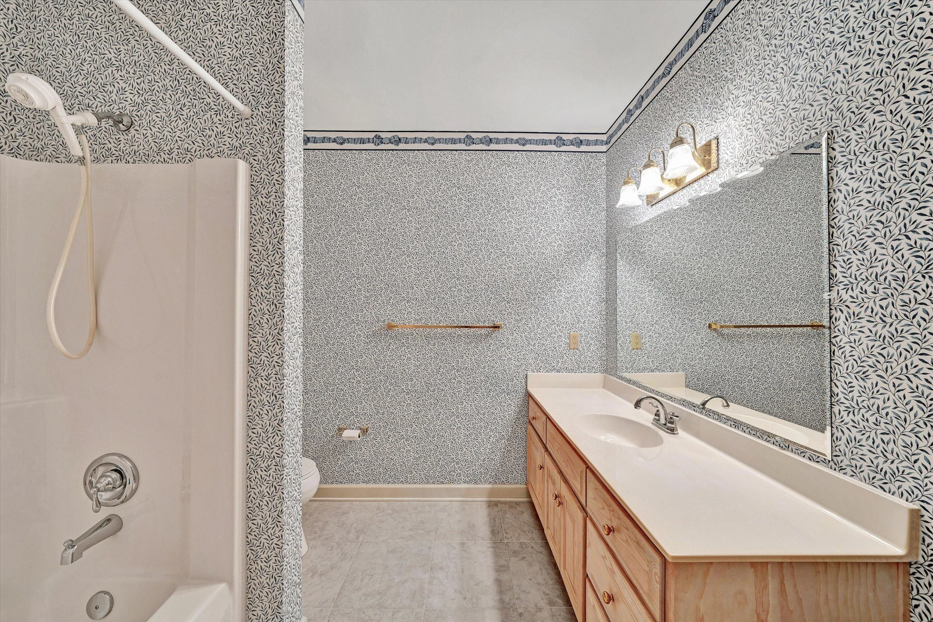 4825 Glen Ivy LN SW #APT 105 - Photo 11