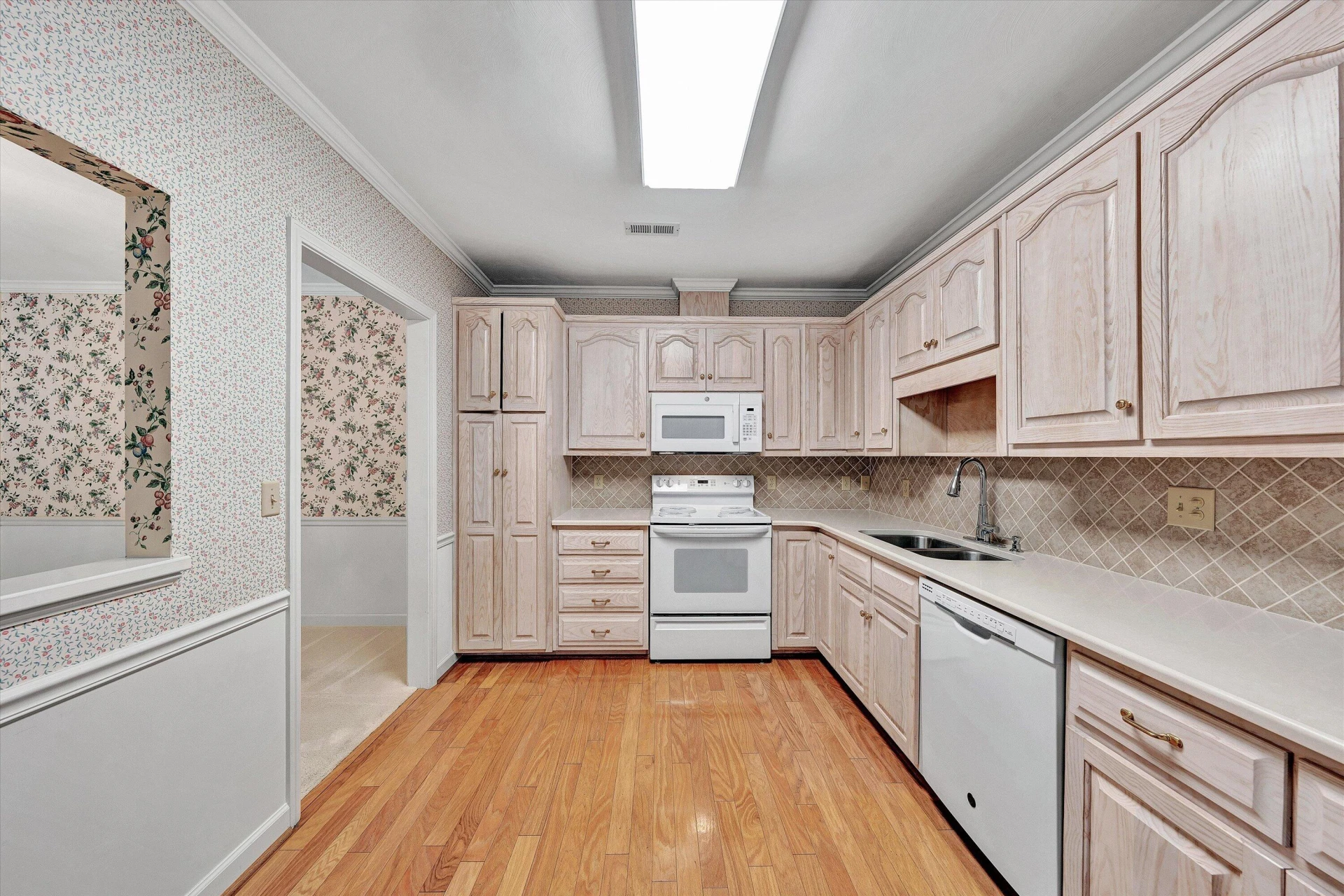 4825 Glen Ivy LN SW #APT 105 - Photo 12