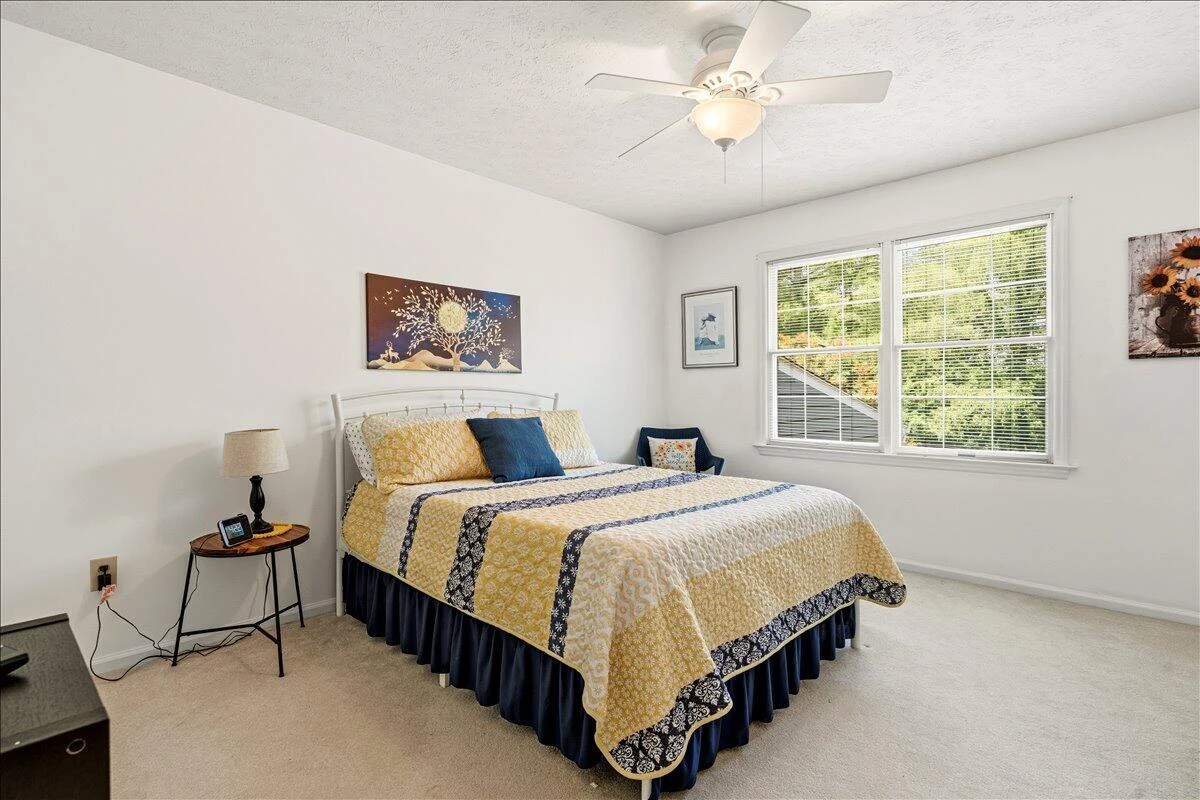 117 Greenbrier DR - Photo 10