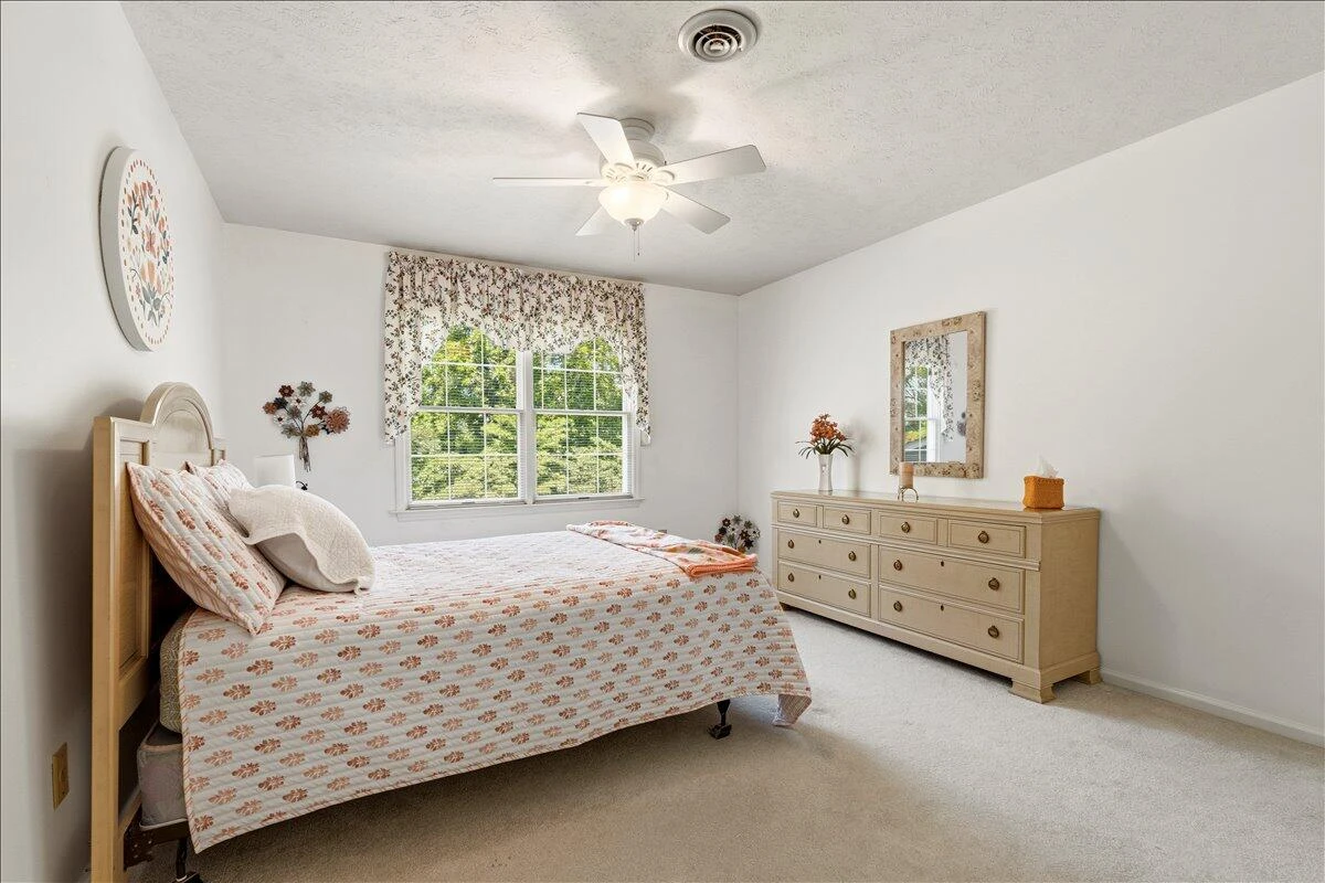 117 Greenbrier DR - Photo 12