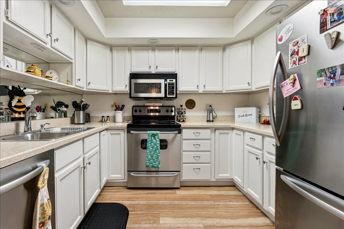 117 Greenbrier DR - Photo 4