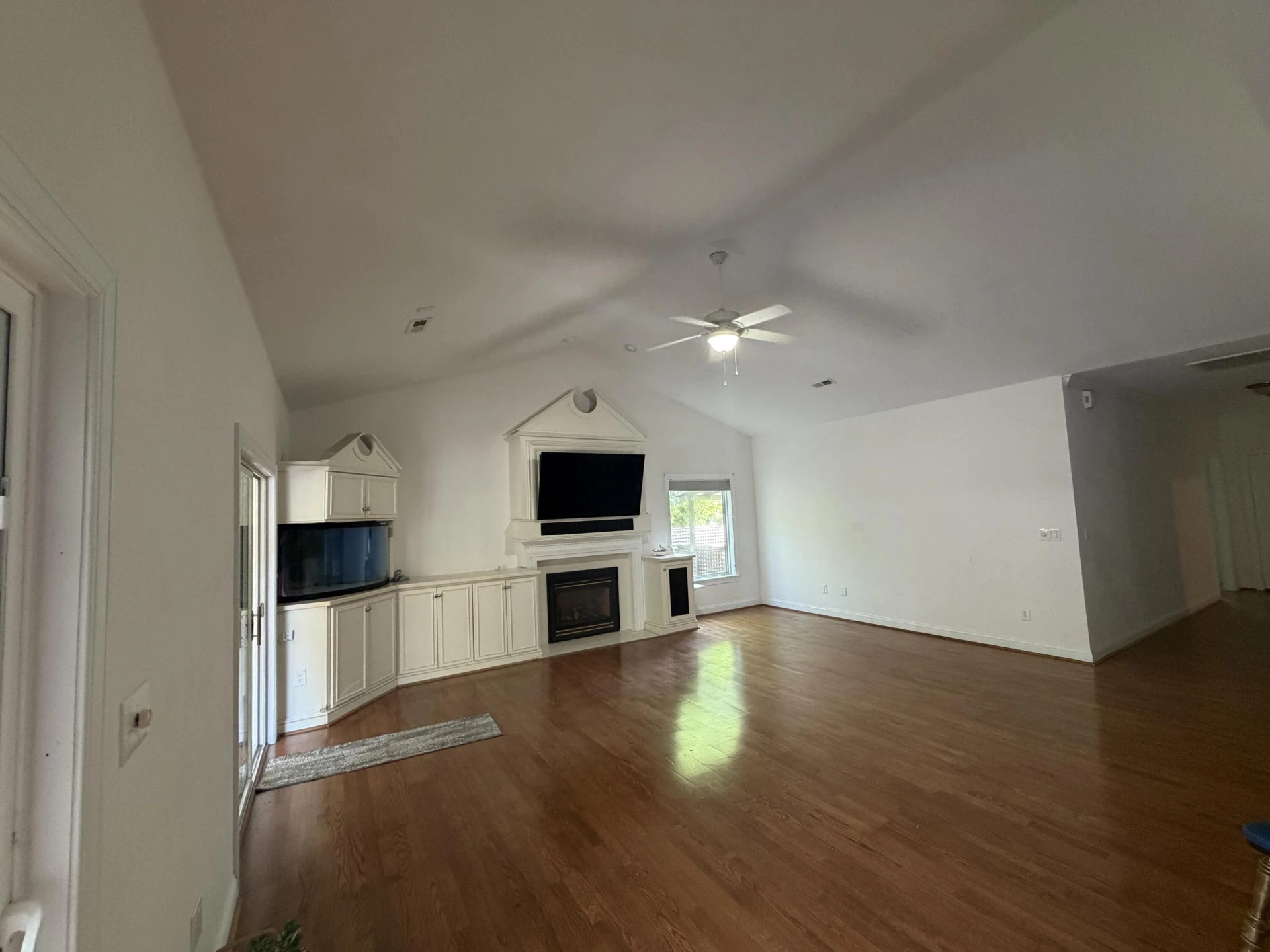 1308 Coronado DR - Photo 4